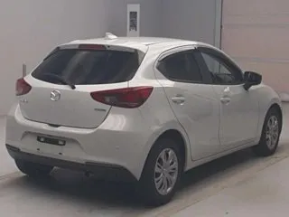  Mazda 2